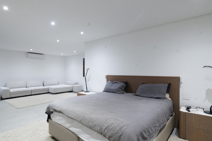 To Let 4 Bedroom Property for Rent in Llandudno Western Cape